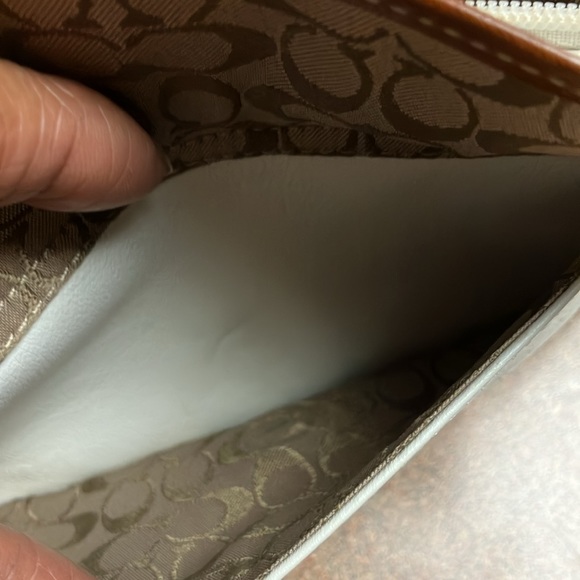 Vintage Coach Wristlet - Picture 8 of 13
